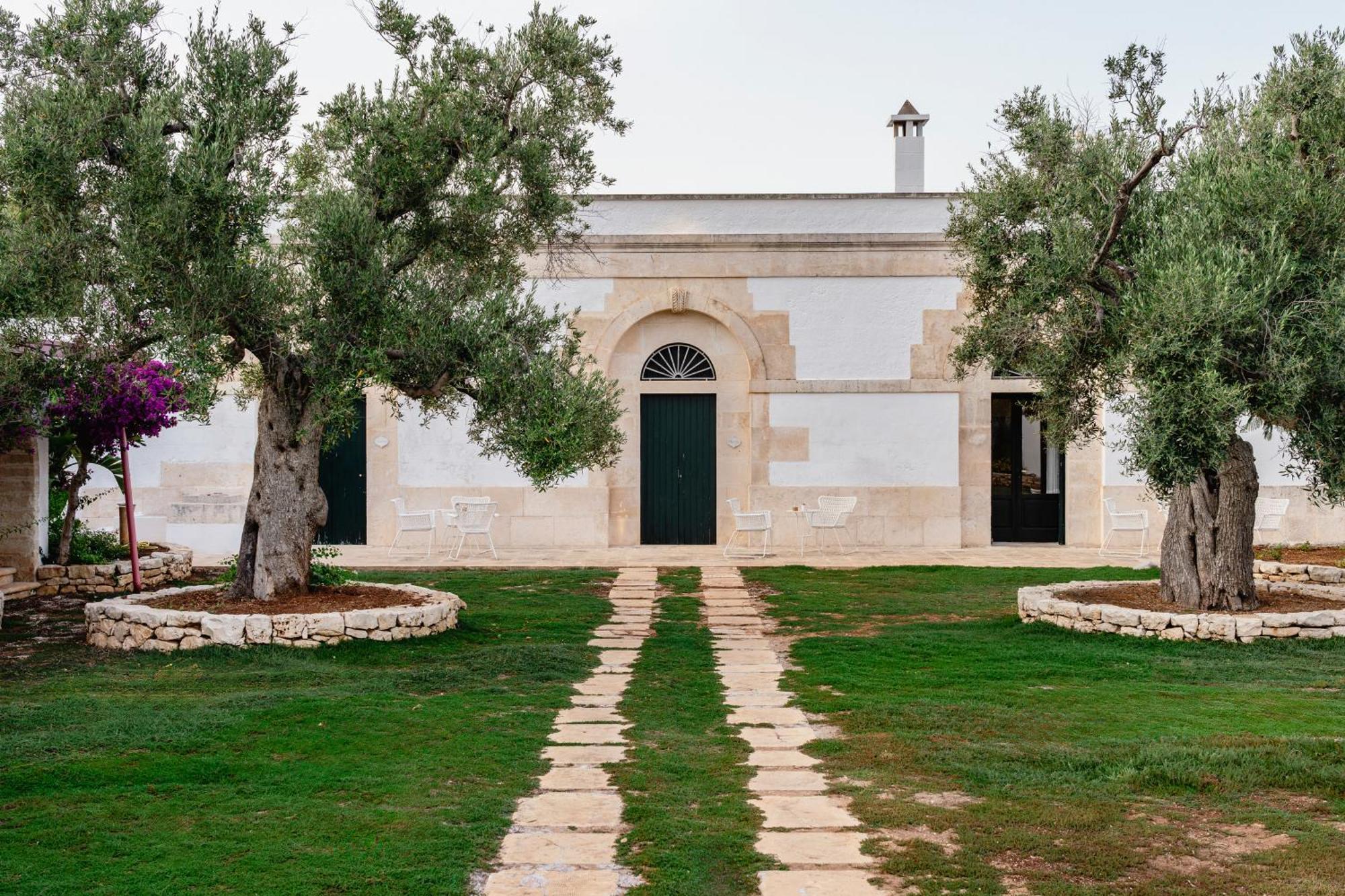 Masseria Gorgognolo Bed and Breakfast Ostuni Exteriör bild